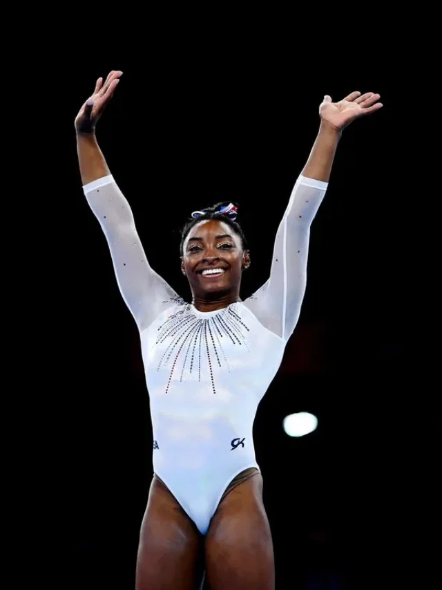 SIMONE BILES' ROLE IN BUILDING A STRONG GYMNASTICS TEAM DYNAMIC