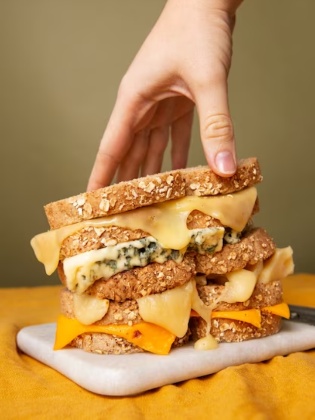 THE ART OF MAKING A PERFECT GRILLED CHEESE SANDWICH